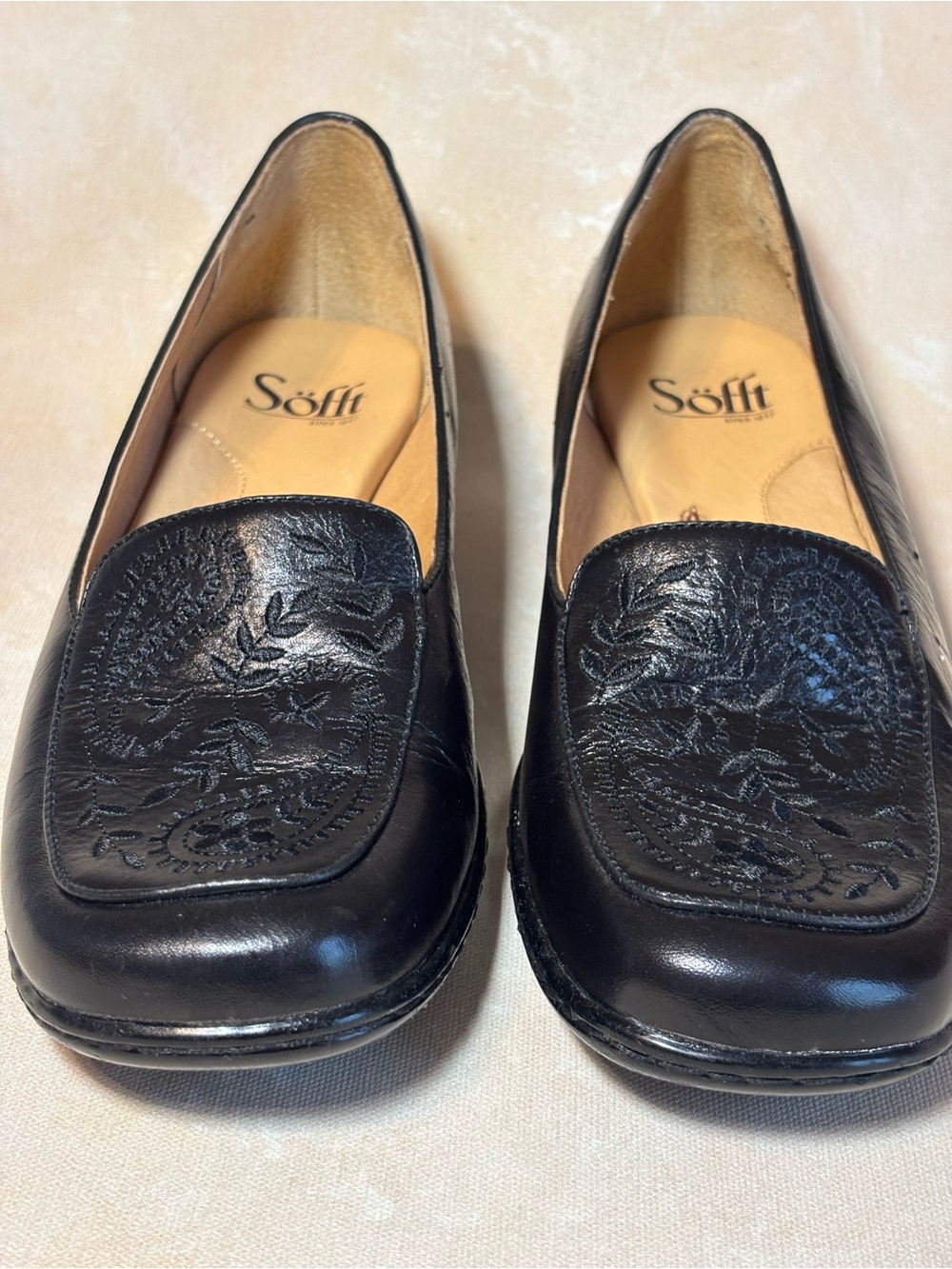 Sofft Black Leather Embroidered Loafers for Women, 8N, narrow - Picture 3 of 9
